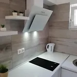 Kate Apartman *
