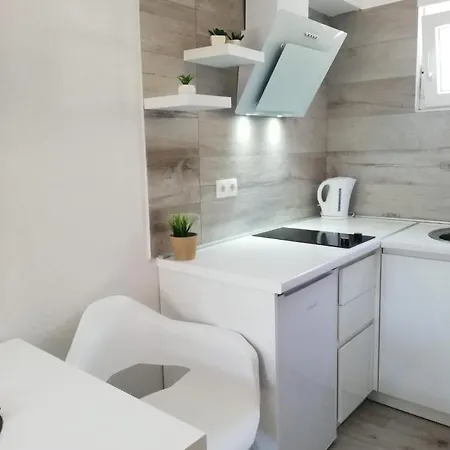 Kate Apartment